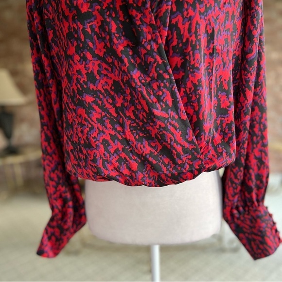 Express Red Abstract Surplice Neck Blouse Top NWT S - Picture 6 of 16
